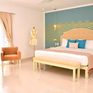 Unic Design & Restaurant- 5th Avenue (adults Only) פלאייה דל כרמן